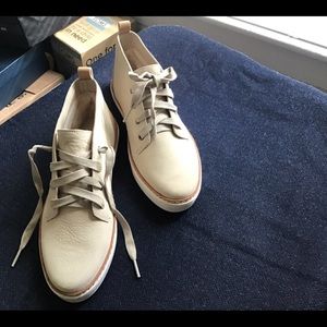 UGG leather sneakers New without Tag